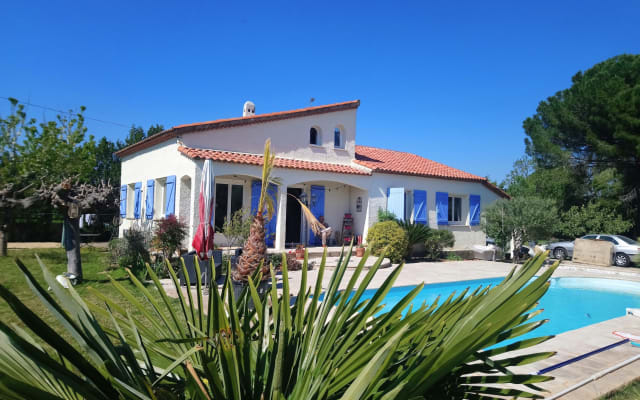 Room in a detached house 900m from Pézenas center