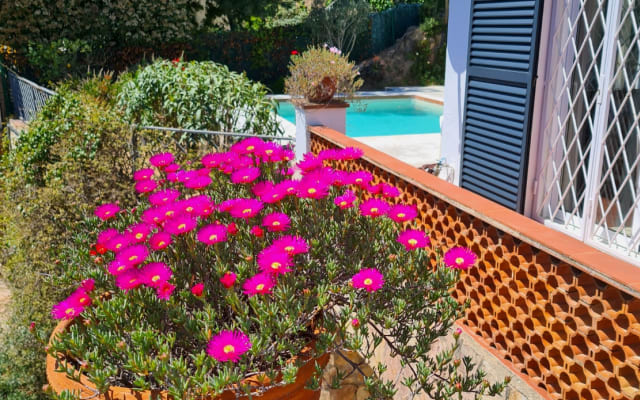 Encantadora villa con vistas al mar y a la montaña en la Costa Brava. - Foto 5
