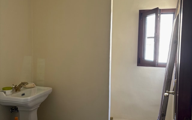 Nice Room with Terraza close to Es trenc nudist(with car 20min) beach
