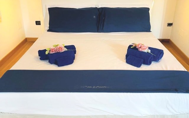 Suite Life: Rooftop Access ⢠Top Location ⢠Play Guests Welcome