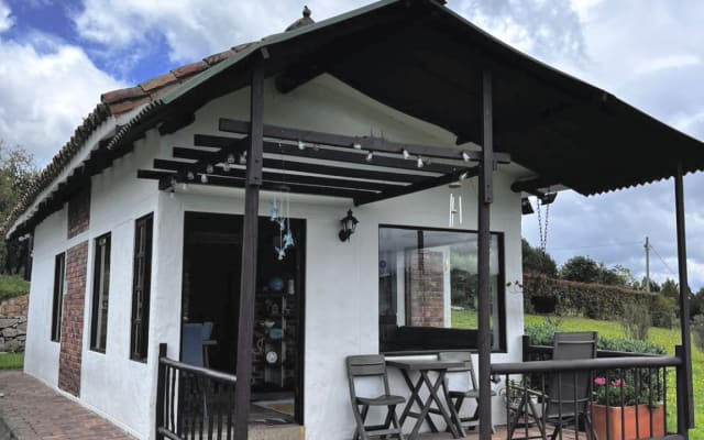 "Zingara de la Montaña: Hermosa Casa en Zipaquirá"