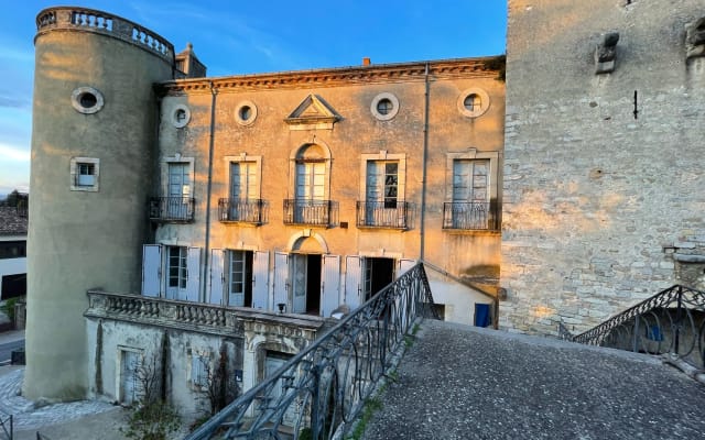 Habitación en un castillo de pueblo en Provenza
