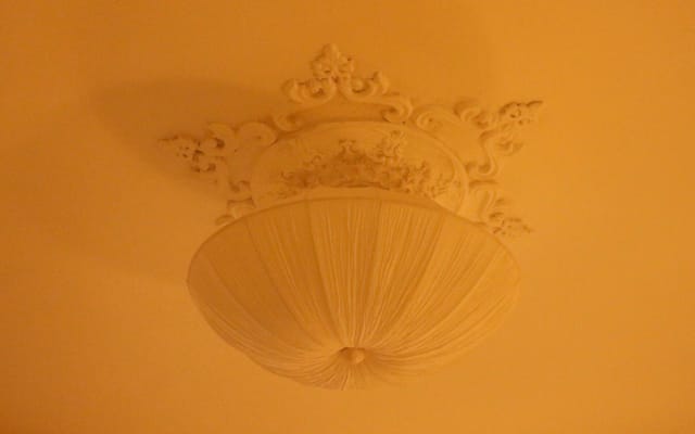 Annonce de Tangerine sur misterb&b - The ceiling and lighting details are handcrafted, inspired by Indochine ********