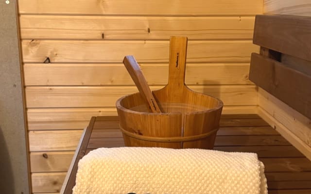 Casa indipendente in legno nel bosco con vasca idromassaggio e sauna...
