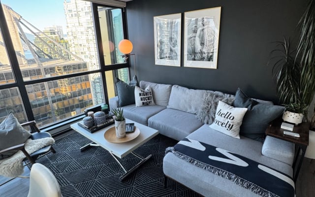 Beautiful condo in the heart of Vancouver downtown