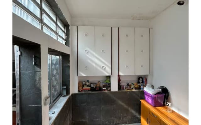 Haus komplett mit Schwimmbad und Grill
