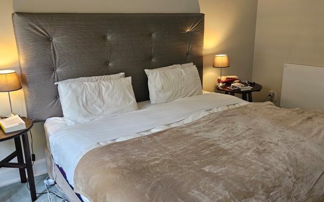 El Elíseo, un hermoso y espacioso apartamento en un arbolado Saxonwold