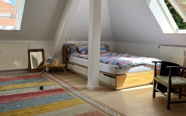 Bedroom in a stylish apartment in Leipzig's cultural neighbourhood - Picture 1