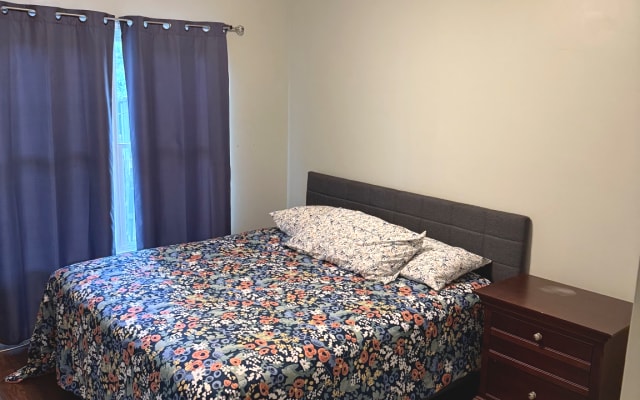 King suite Bed and Bath  The Men’s  Dorm house