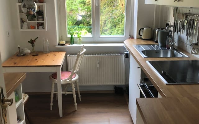 Gemütliches Schlafzimmer in einer schönen Nachbarschaft
