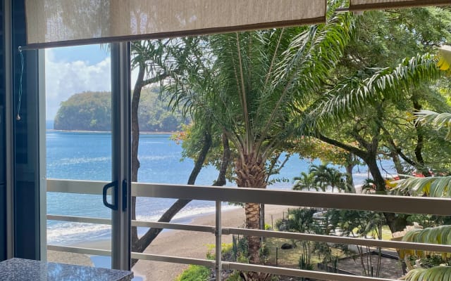 Beautiful, comfortable apartment directly on the beach in a 4* hotel