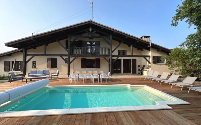 large house very well located in Gujan Mestras la hume