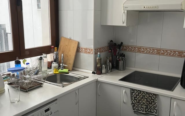 Quarto bonito a uma curta distância a pé da Estação de Atocha