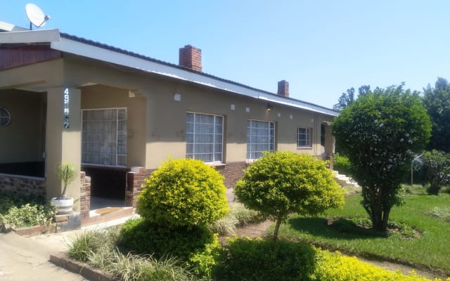 Hermosa casa privada en el municipio.
