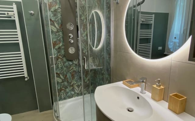 Beautiful apartment Rome San Giovanni, facing metro A Pontelungo