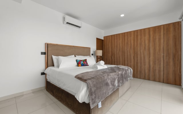 Posh Skies 3 BDR, 2 Bath, avec parking Navette aéroport gratuite
