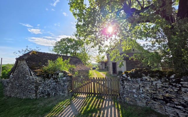 New, Studio in peaceful countryside, quiet, open hosts...