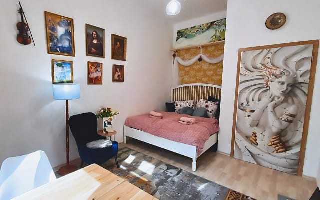 Tranquilo y céntrico-2BR-15 minutos a pie de Vyšehrad al Puente de...