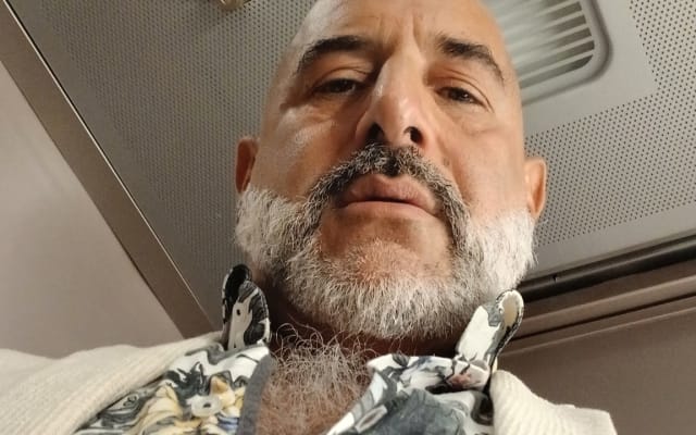 Privatzimmer und gemeinsames Appartement mit dem Gastgeber