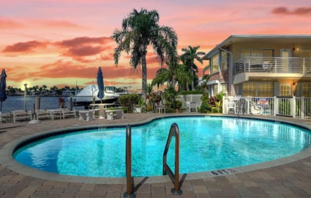 Oct-Apr 5 or 6 mo Lease Near 24 hr GayClub. Ready for Pier Encounter