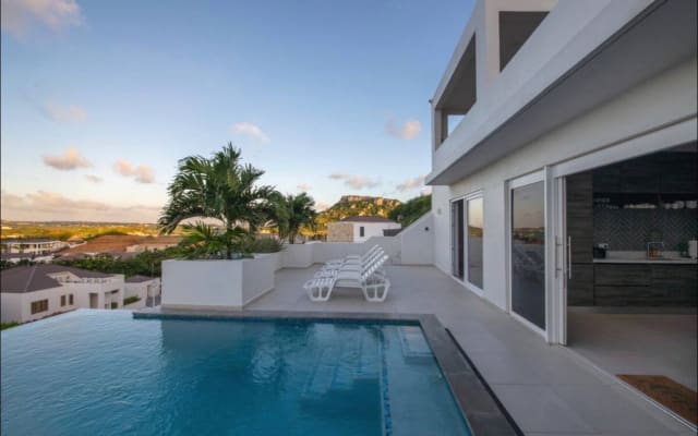 Appartamento Villa Valhalla #2, con piscina a sfioro