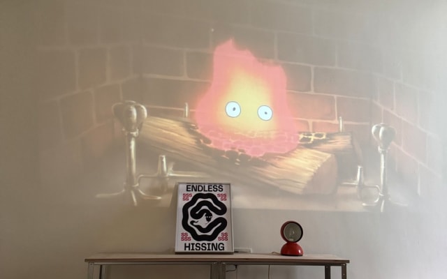 L'annuncio di Chiu su misterb&b - The second floor features a projector, letting you play your desired visuals to set the perfect ambiance based on your mood