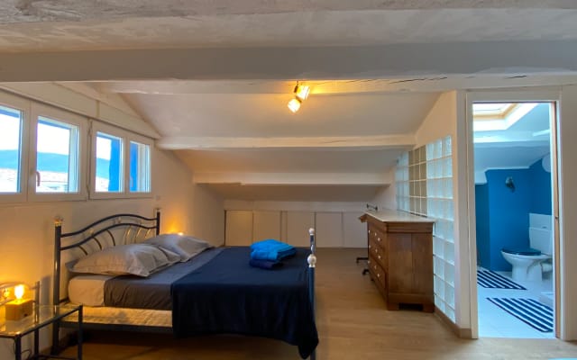 Cosy room in the Massif des Maures, heated pool, SPA, near the sea