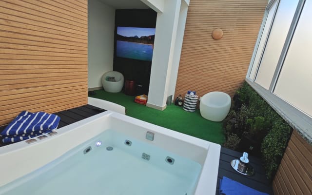 Master Suite Penthouse Duplex Jacuzzi (Bettwäsche optional).