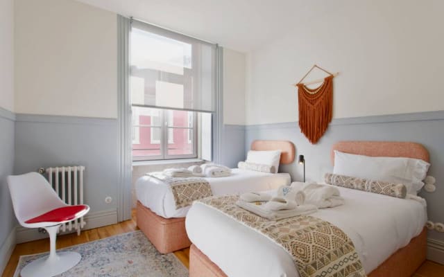 Modern apartment downtown ideal for a trip or relax with your partner.