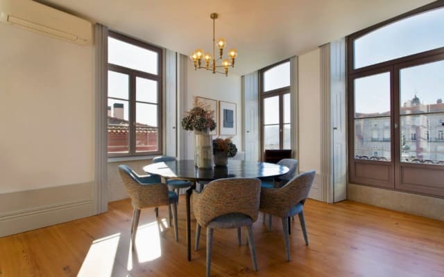 Modern apartment downtown ideal for a trip or relax with your partner.