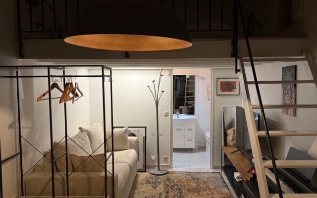 Acogedor estudio con piscina y jardín