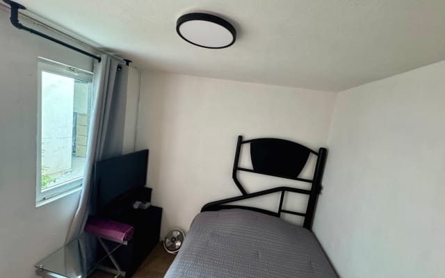 Relájate en esta prívate habitación cerca de Centro Banamex...