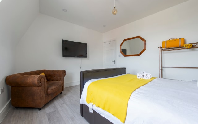 The Grey Grove Flat in Central Stratford