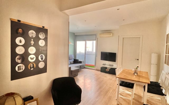 Habitación Privada con TV, AC, Calefacción, Wifi!