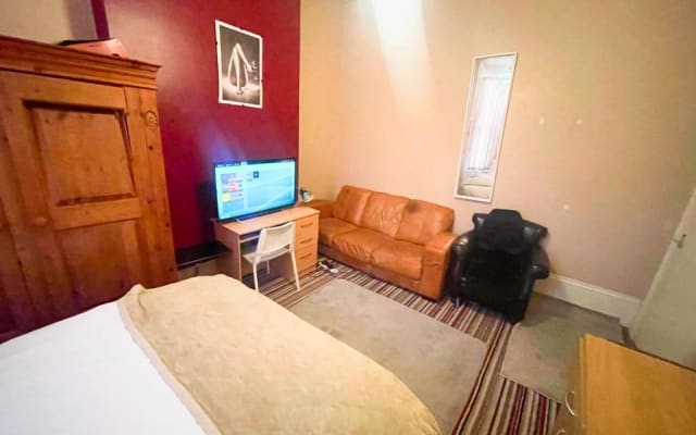 Seaside Double Room Prime Southsea Beachfront Location Open / Bookable