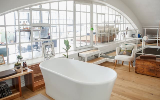 Spacious city loft with large terrace - Picture 9