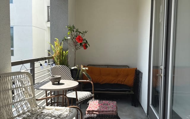Modern Muse | Luxe Hollywood Poolside Balcony Apartment  - Picture 5