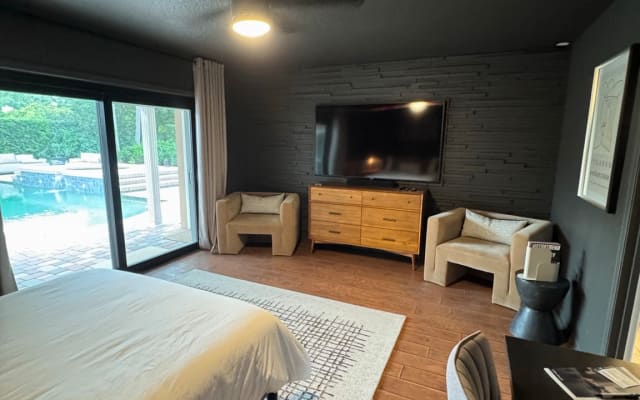 Poolside Vibe Suite mit Fitnessraum und Pool in der Nähe von Universal 