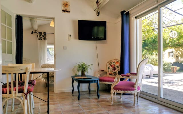 Detached 2-room apartment in the countryside.