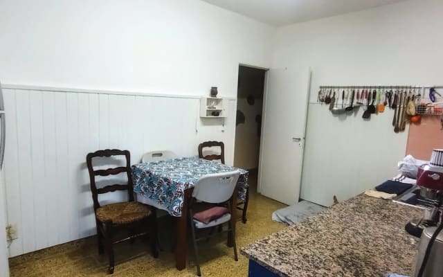 Private room with balcony - Picture 8