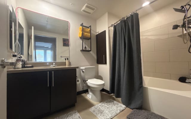 Sky-rise 1 Bedroom Flat in Center of Hollywood - Picture 8