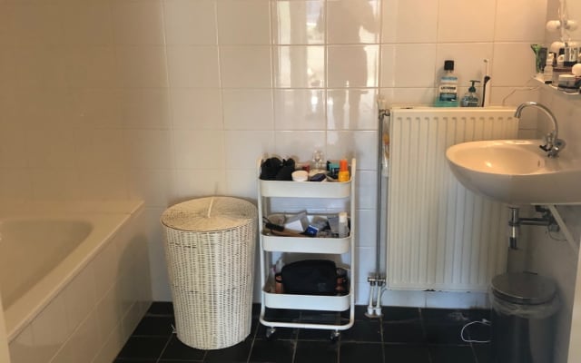 Modernes Zimmer im Hoofddorp Center - über dem Einkaufszentrum, direkt 