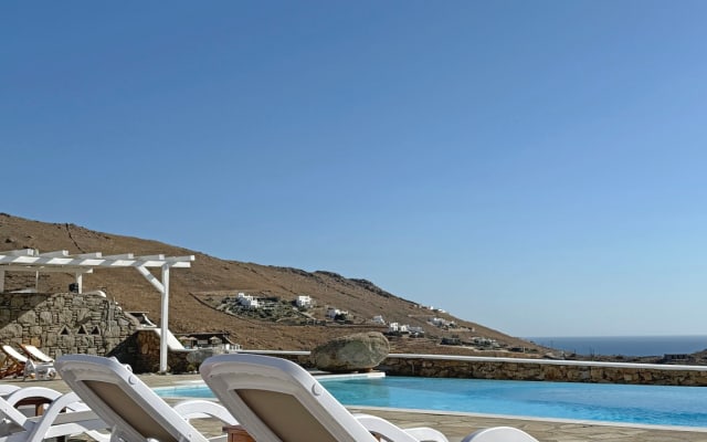 Mykonos One Bedroom Apartment with Sea View in Panormos bay - Picture 7