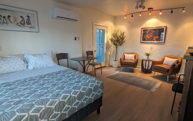 Cozy studio in Tucson's City Center