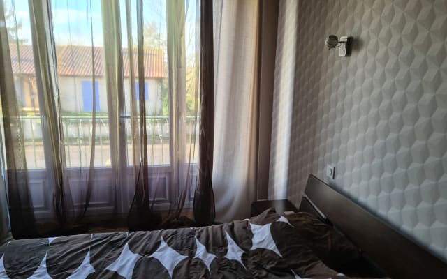 single room with private bathroom