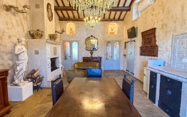 Valentine's Residence