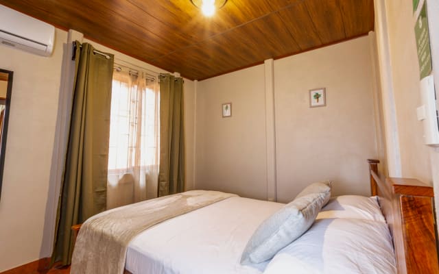 Country house, on the slopes of Arenal Volcano, 3 min from town