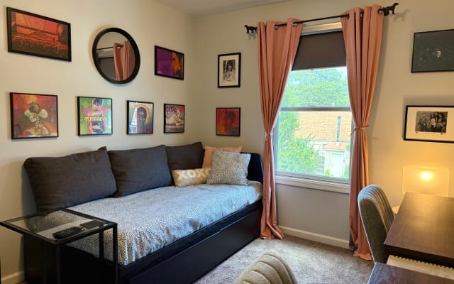 Clothing Optional: Cozy room near beach & Fire Island Ferry - Picture 14