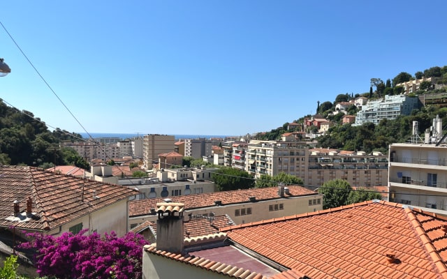 Jolie petite Maison de 110 m2 située entre l'aéroport et le Vieux Nice