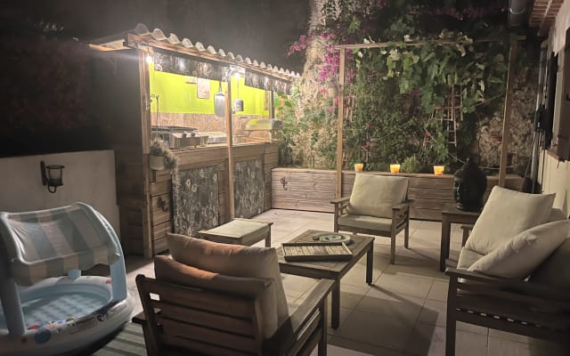 Jolie petite Maison de 110 m2 située entre l'aéroport et le Vieux Nice